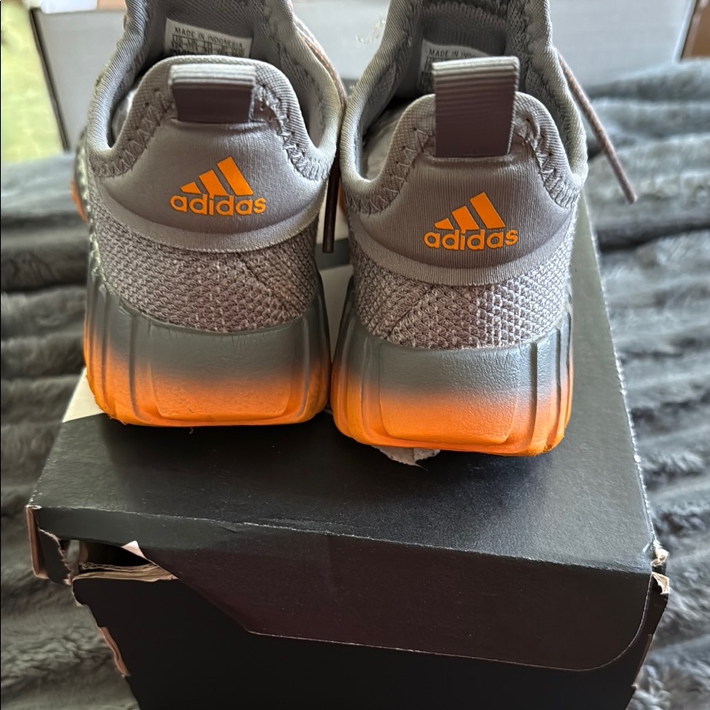Adidas Gray and Orange Sneakers with Knit Mesh Upper - Picture 5 of 6